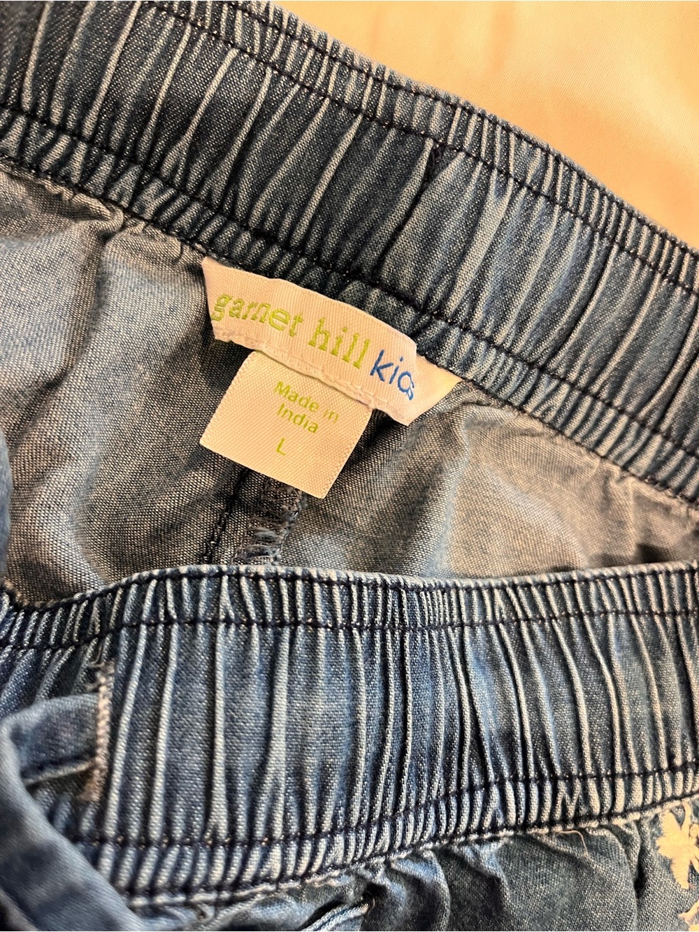 Garnet Hill chambray denim girl’s large blue shorts embroidery pull on - Picture 2 of 10